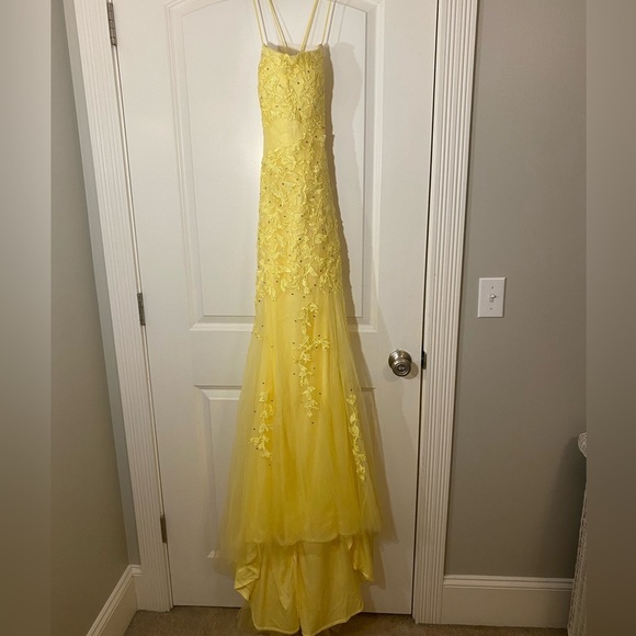 Yellow Prom Dress Size 6 - Picture 1 of 6